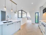 3 bedroom flat for sale