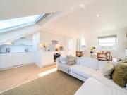 3 bedroom flat for sale