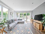 3 bedroom flat for sale