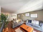 3 bedroom flat for sale