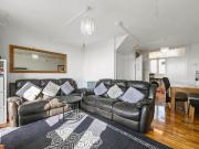 3 bedroom flat for sale