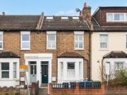 3 bedroom flat for sale