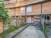 3 bedroom flat for sale