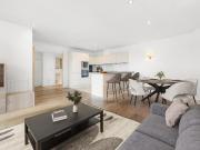 3 bedroom flat for sale
