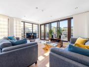 3 bedroom flat for sale