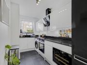 3 bedroom flat for sale