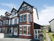 3 bedroom flat for sale