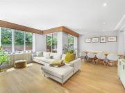 3 bedroom flat for sale