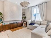 3 bedroom flat for sale