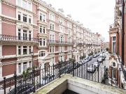 3 bedroom flat for sale