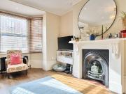 3 bedroom flat for sale