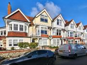 3 bedroom flat for sale