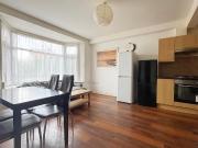 3 bedroom flat for sale