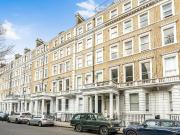 3 bedroom flat for sale