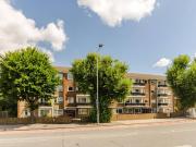3 bedroom flat for sale