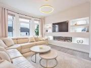 3 Bedroom Flat For Sale In Bangorshill Street,...