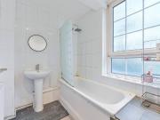 3 bedroom flat for sale in, Brixton Hill, London, SW2