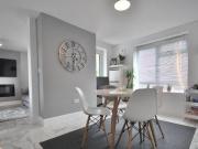 3 Bedroom Flat For Sale In Bromley, Kent