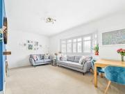 3 Bedroom Flat For Sale In Bromley Road
