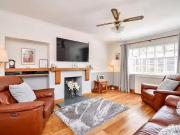 3 Bedroom Flat For Sale In Castlehill View, Kilsyth, G65