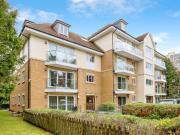 3 bedroom flat for sale in Chine Crescent Road, West...