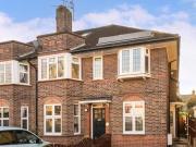 3 Bedroom Flat For Sale In Ealing, London