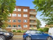 3 Bedroom Flat For Sale In Eaton Gardens, Hove