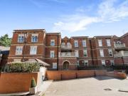 3 Bedroom Flat For Sale In Godalming, Surrey