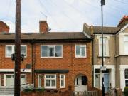 3 Bedroom Flat For Sale In Hither Green, London