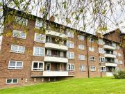 3 bedroom flat for sale in Knights Hill London SE27