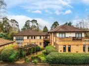 3 Bedroom Flat For Sale In Leatherhead, Surrey