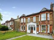 3 Bedroom Flat For Sale In London