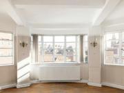 3 Bedroom Flat For Sale In London