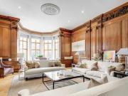 3 Bedroom Flat For Sale In London