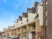 3 Bedroom Flat For Sale In London