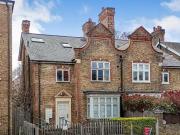 3 Bedroom Flat For Sale In Raynes Park