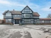 3 Bedroom Flat For Sale In Whitchurch, Aylesbury