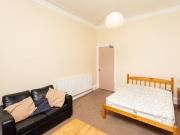 3 Bedroom Flat House to Rent