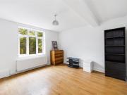 3 Bedroom Flat House to Rent