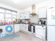 3 Bedroom Flat House to Rent