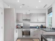 3 Bedroom flat in Colindale 3 Bedroom flat in Colindale