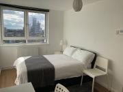 3 Bedroom Flat In Kennington!