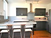 3 bedroom Flat To Let