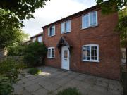 3 bedroom Flat To Let