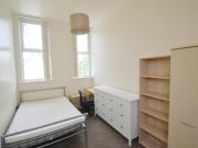 3 bedroom Flat To Let