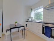 3 bedroom flat to rent