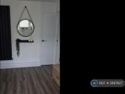 3 bedroom flat to rent