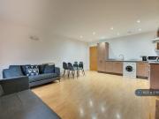 3 bedroom flat to rent
