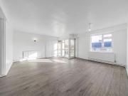 3 bedroom flat to rent