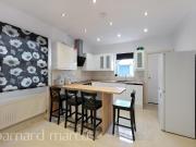 3 bedroom flat to rent